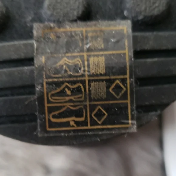 Michael Kors Bodie Black and Gold Slip-On Sneakers New size 11 - Picture 6 of 7